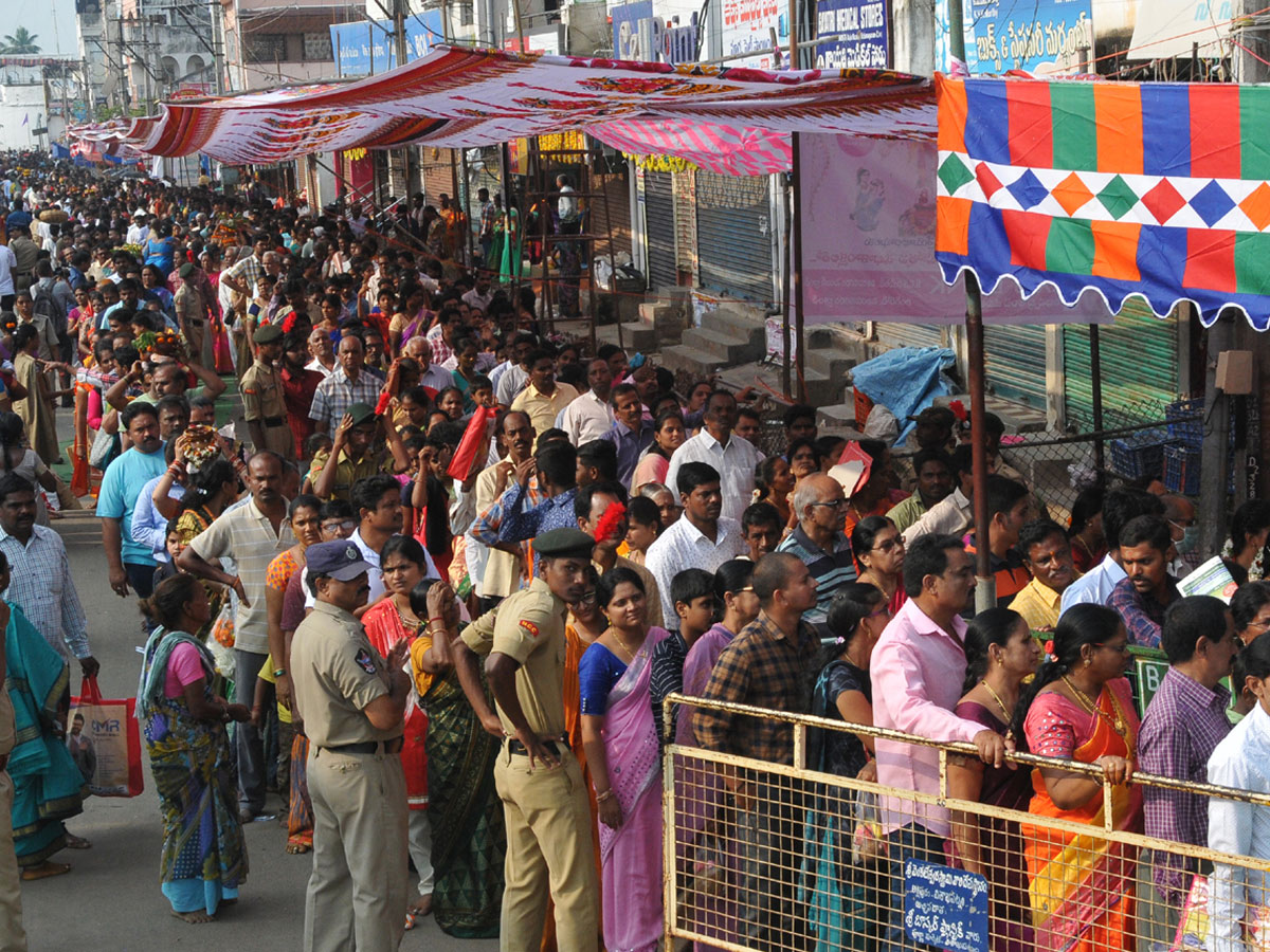 Paiditalli Ammavari Sirimanotsavam In Vizianagaram Photo Gallery - Sakshi41