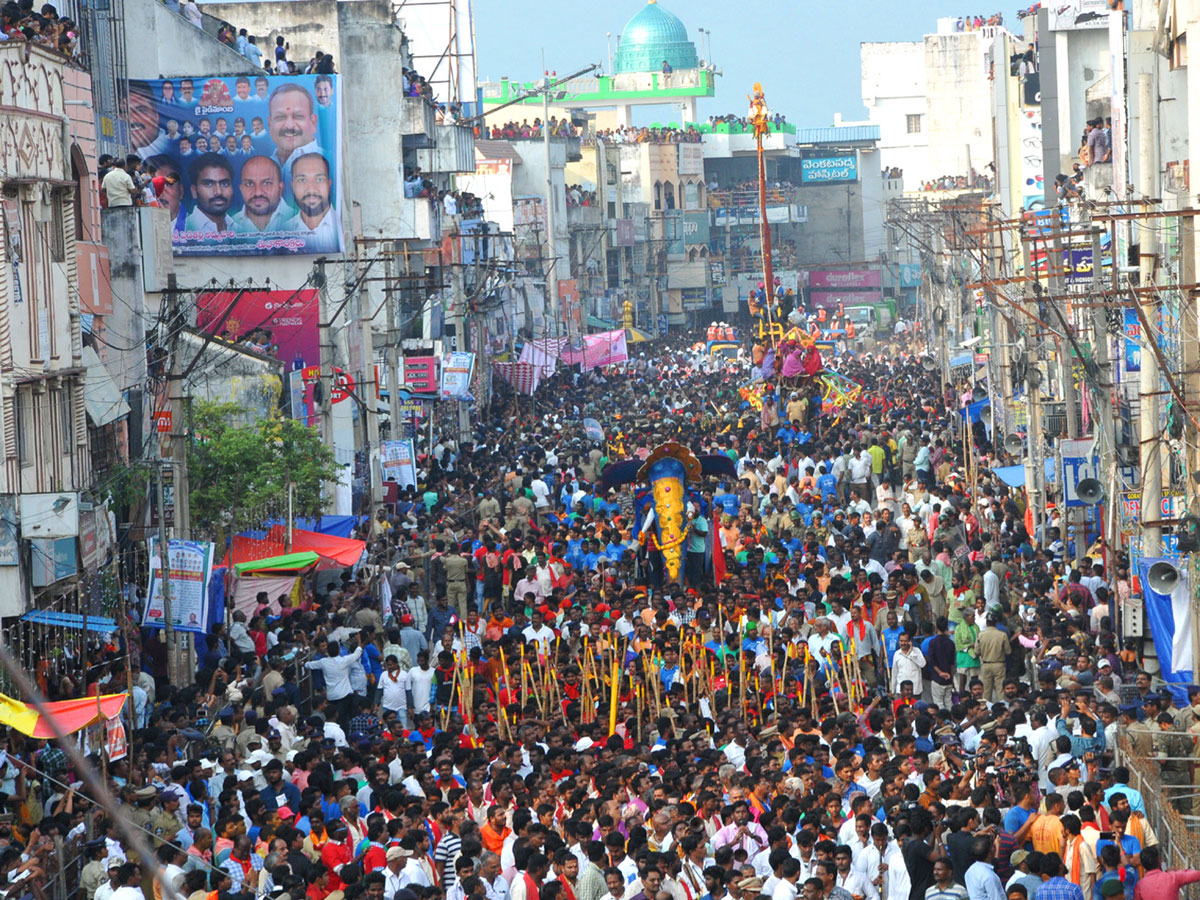 Paiditalli Ammavari Sirimanotsavam In Vizianagaram Photo Gallery - Sakshi42