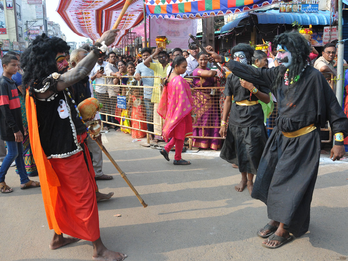 Paiditalli Ammavari Sirimanotsavam In Vizianagaram Photo Gallery - Sakshi47