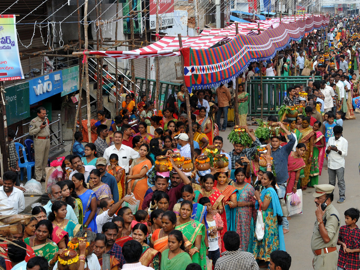 Paiditalli Ammavari Sirimanotsavam In Vizianagaram Photo Gallery - Sakshi8