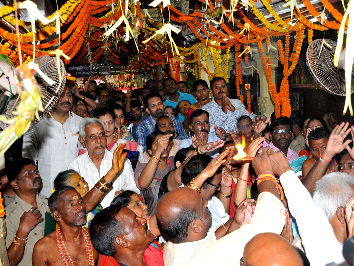 Paiditalli Ammavari Sirimanotsavam In Vizianagaram Photo Gallery - Sakshi9