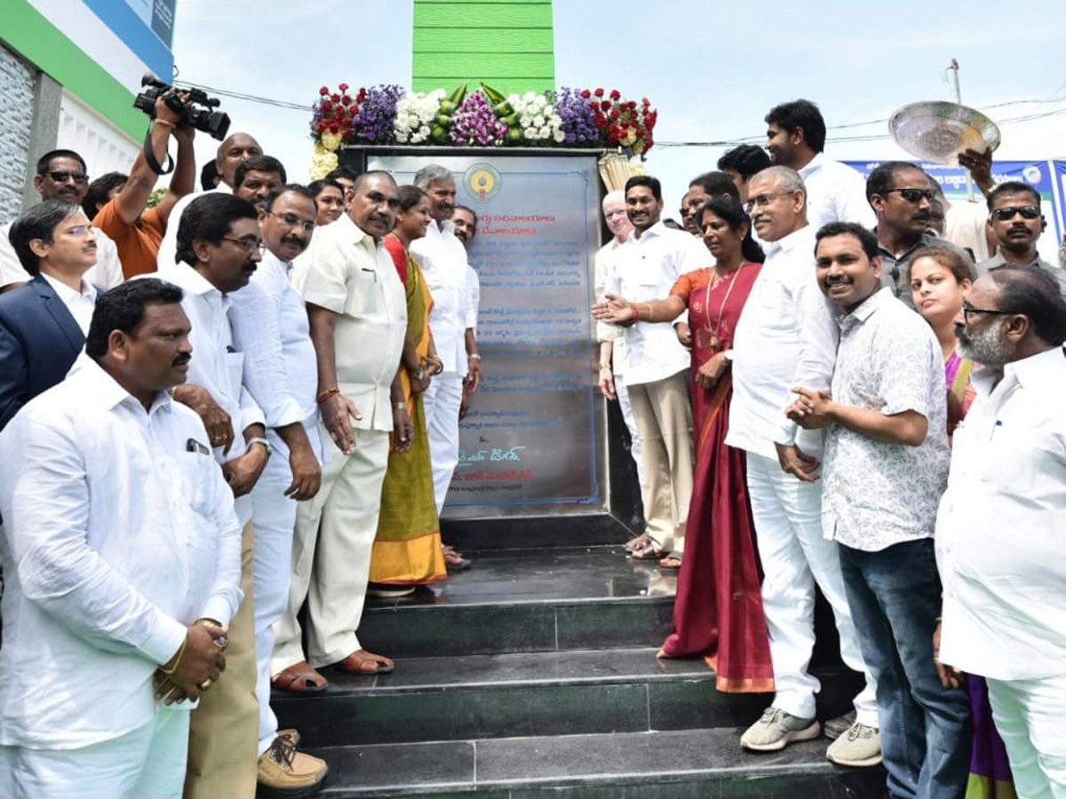 AP CM YS Jagan Opening Karapa Village Secretariat Photo Gallery - Sakshi13