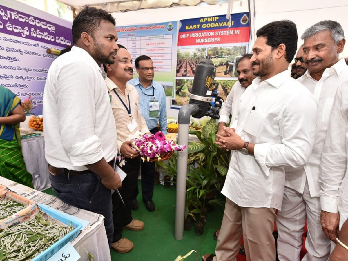 AP CM YS Jagan Opening Karapa Village Secretariat Photo Gallery - Sakshi14