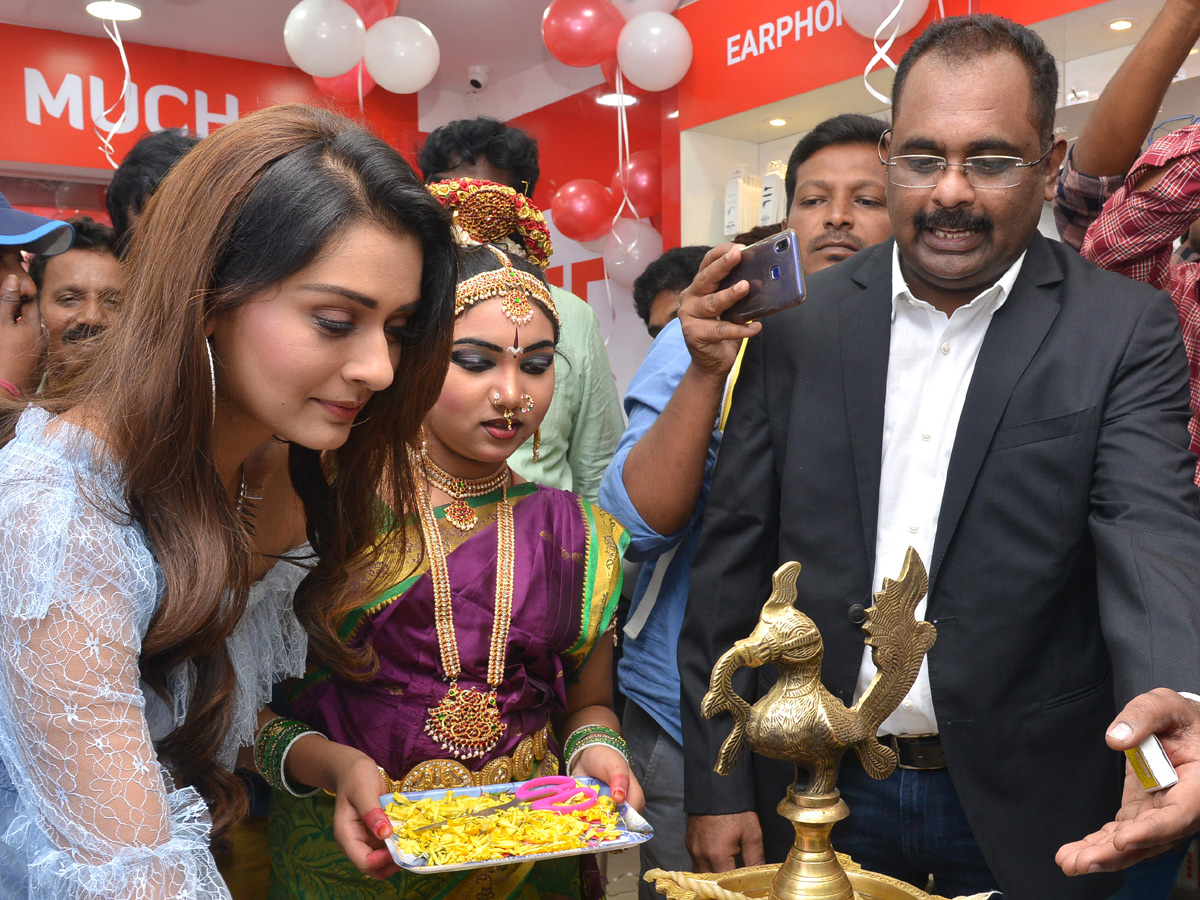 Payal Rajput Touch Mobiles Store Launch at Dilsukhnagar Photo Gallery - Sakshi3