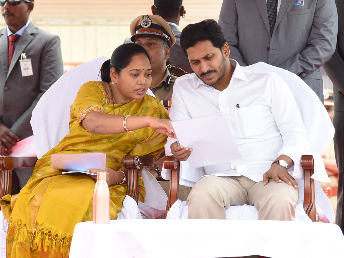 Ys Jagan Police Martyrs Commemoration Day At vijayawada - Sakshi13