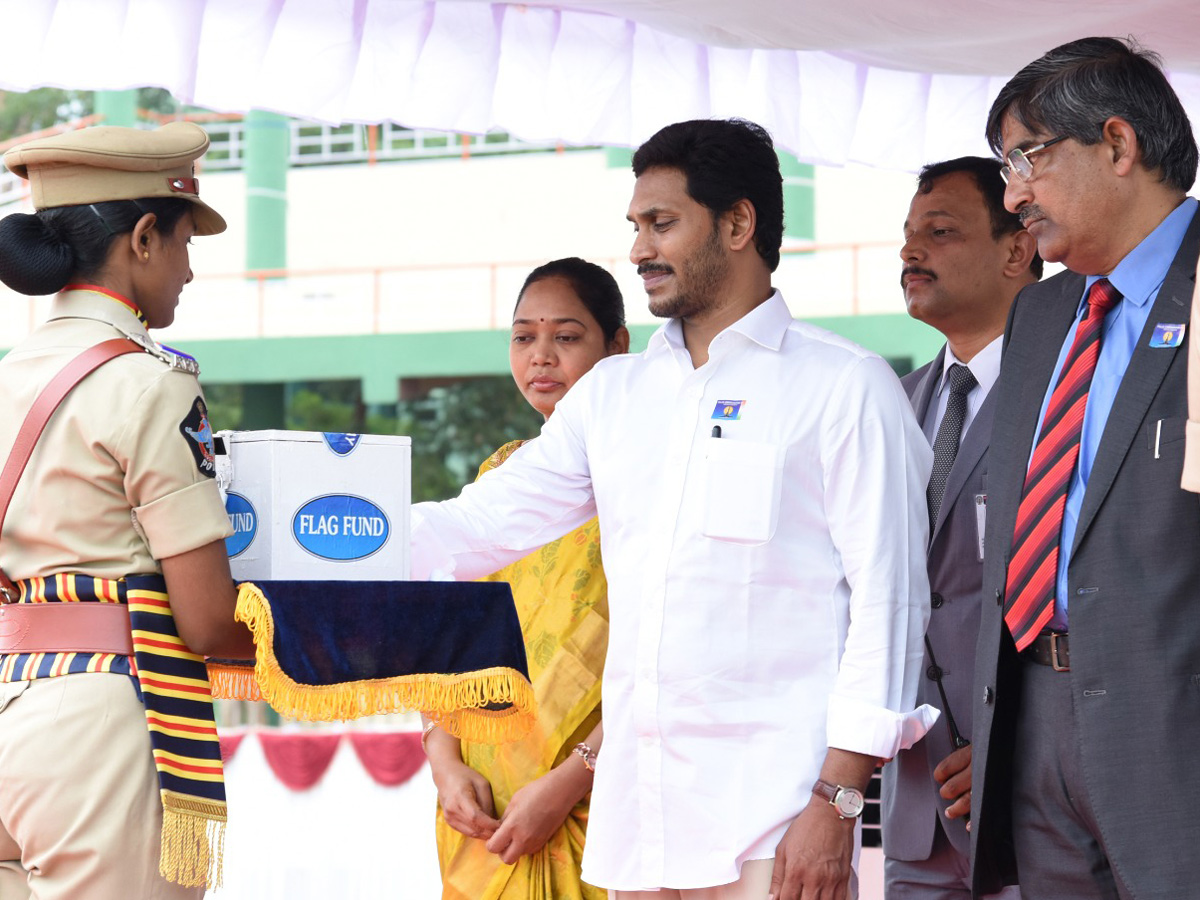 Ys Jagan Police Martyrs Commemoration Day At vijayawada - Sakshi24