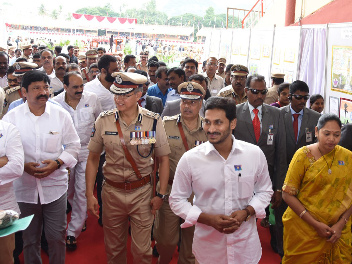 Ys Jagan Police Martyrs Commemoration Day At vijayawada - Sakshi27