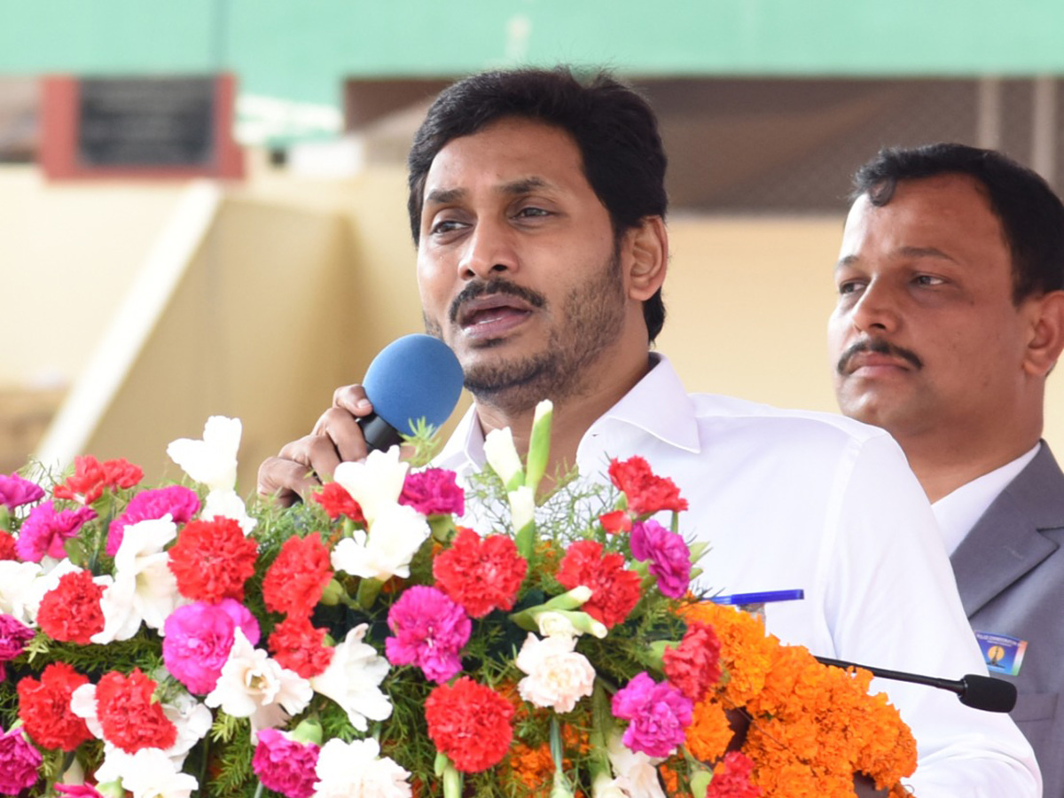 Ys Jagan Police Martyrs Commemoration Day At vijayawada - Sakshi7