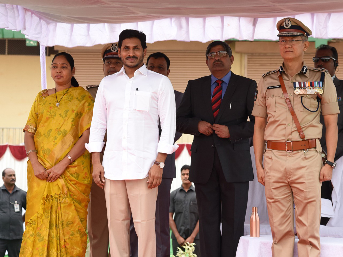 Ys Jagan Police Martyrs Commemoration Day At vijayawada - Sakshi8