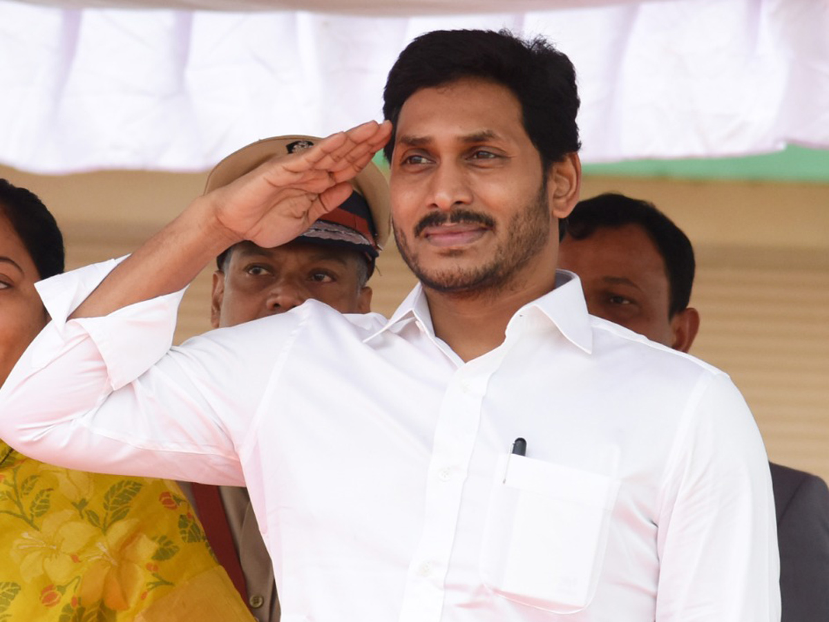 Ys Jagan Police Martyrs Commemoration Day At vijayawada - Sakshi9