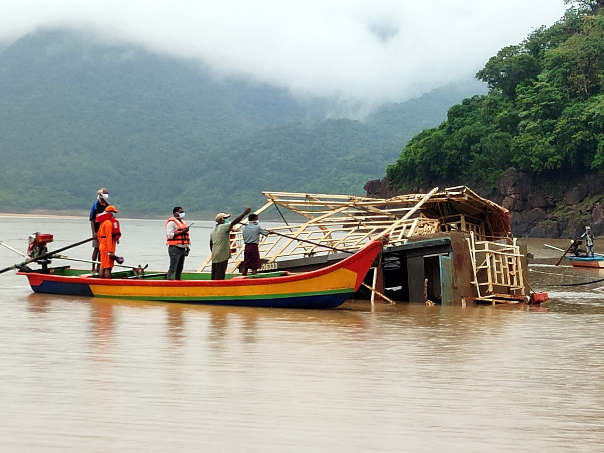 Kachuluru Boat Operation Success Photo Gallery - Sakshi14