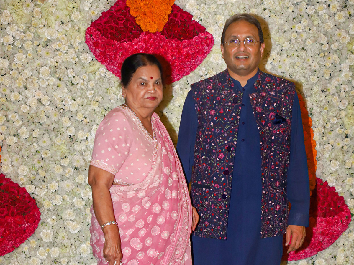 Ambani family Diwali 2019 GRAND Celebration Photo Gallery_1 - Sakshi3