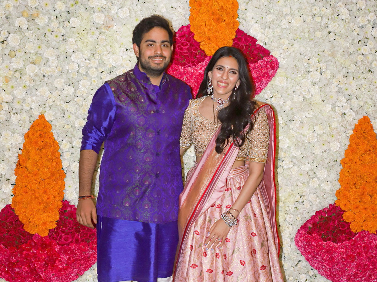 Ambani family Diwali 2019 GRAND Celebration Photo Gallery_1 - Sakshi6