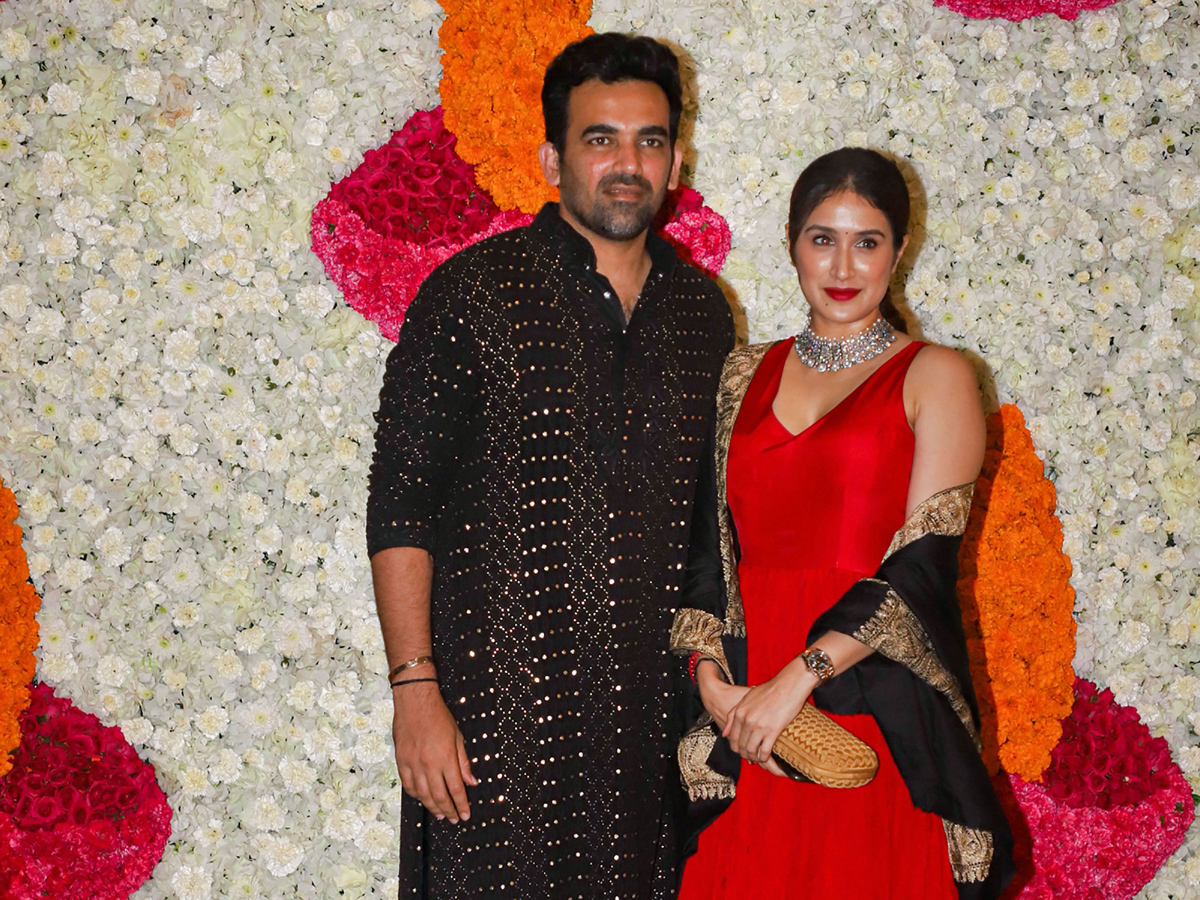 Ambani family Diwali 2019 GRAND Celebration Photo Gallery_1 - Sakshi7