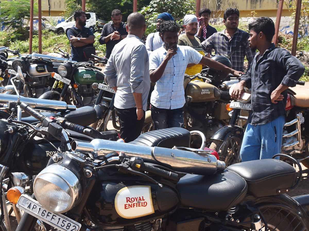 Bike Silencers Sound Counselling Traffic Police at Vijayawada Photo Gallery - Sakshi11