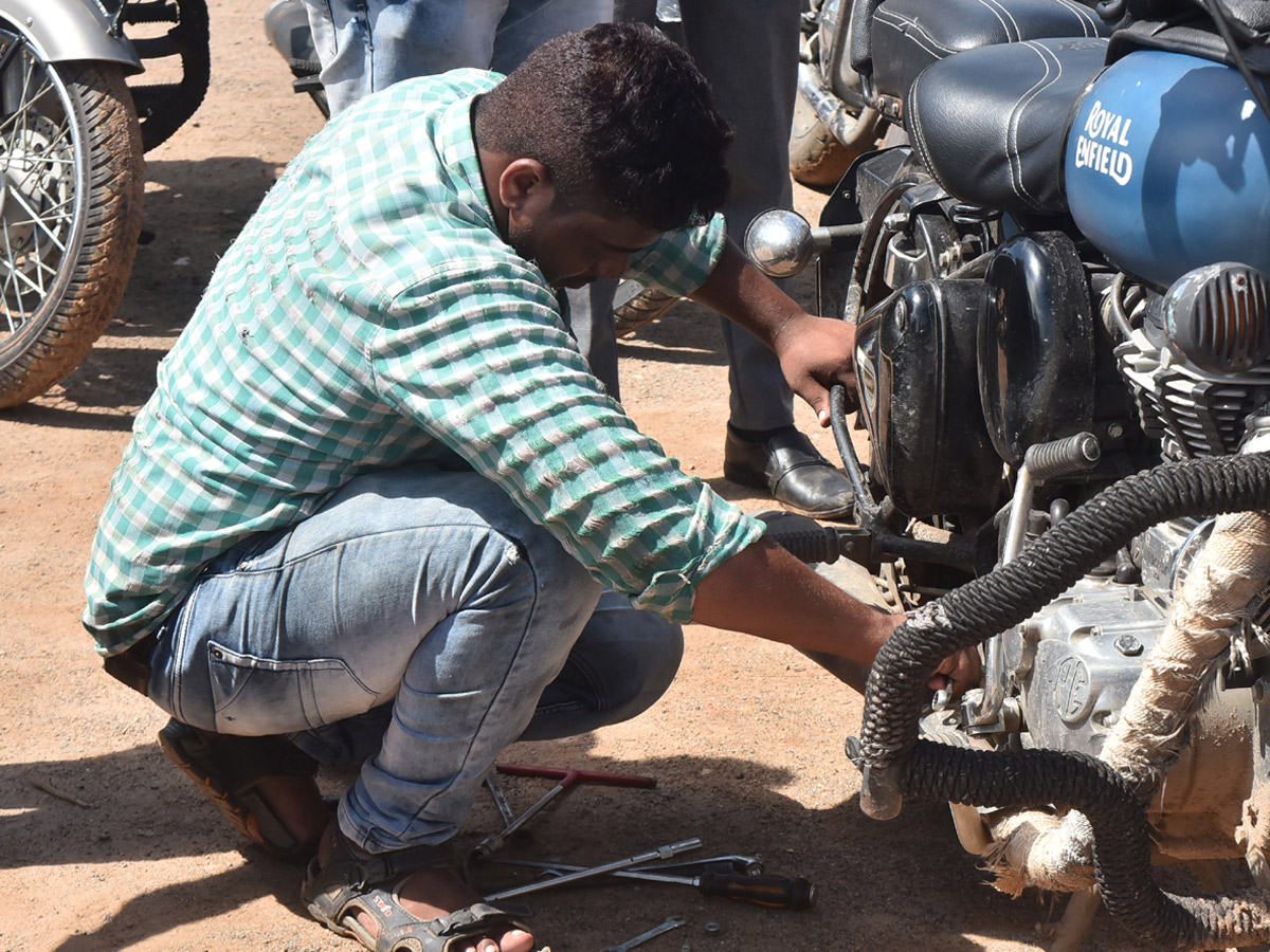 Bike Silencers Sound Counselling Traffic Police at Vijayawada Photo Gallery - Sakshi2