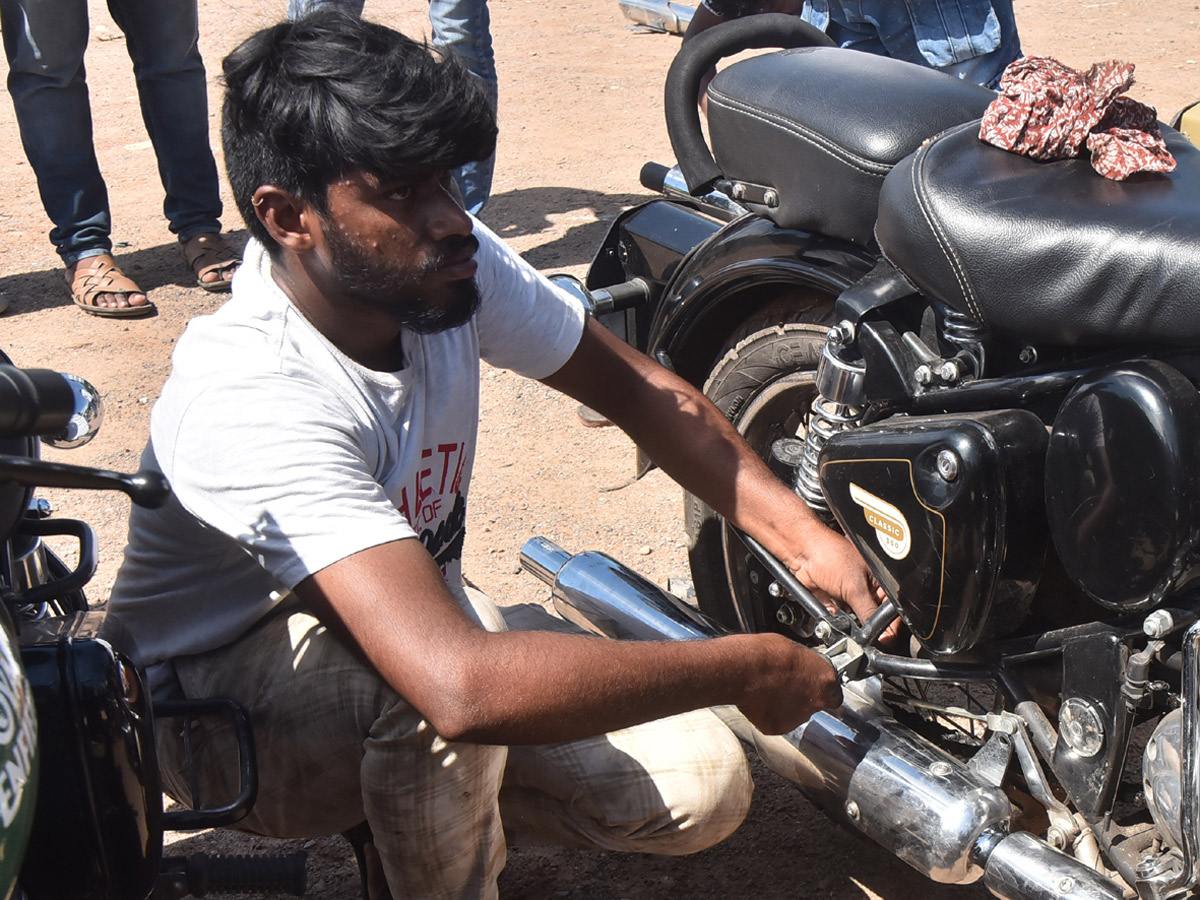 Bike Silencers Sound Counselling Traffic Police at Vijayawada Photo Gallery - Sakshi3