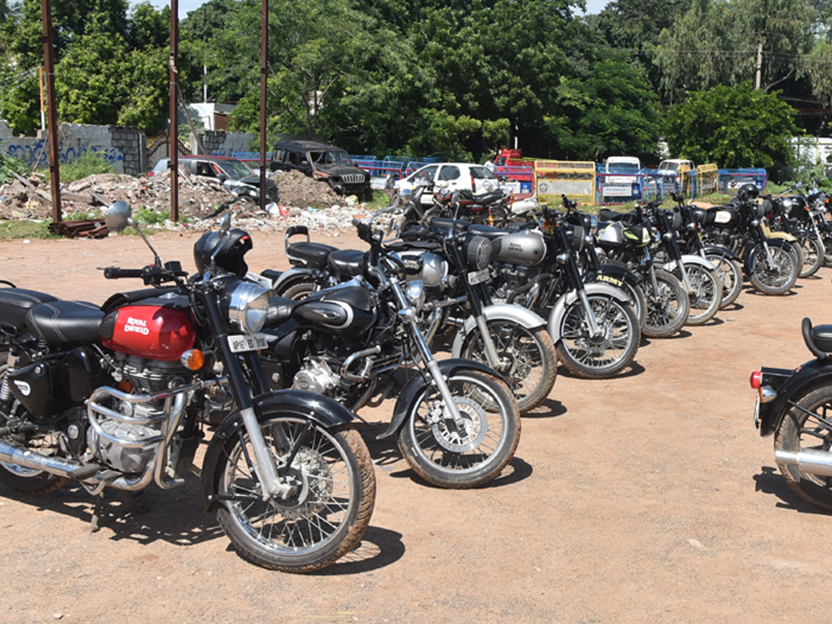 Bike Silencers Sound Counselling Traffic Police at Vijayawada Photo Gallery - Sakshi6