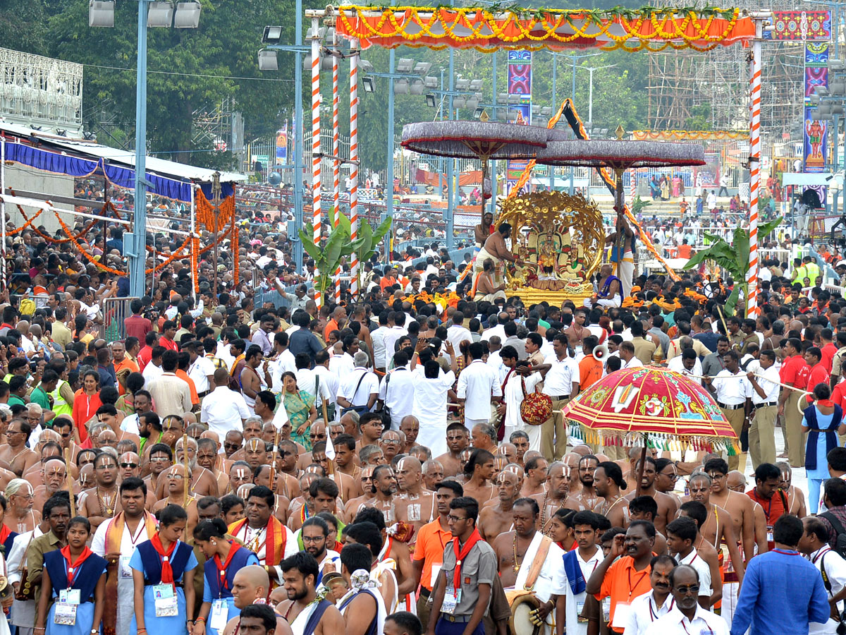 Tirumala Brahmotsavam Srivaru On Kalpavriksha Vahanam Photo Gallery  - Sakshi23