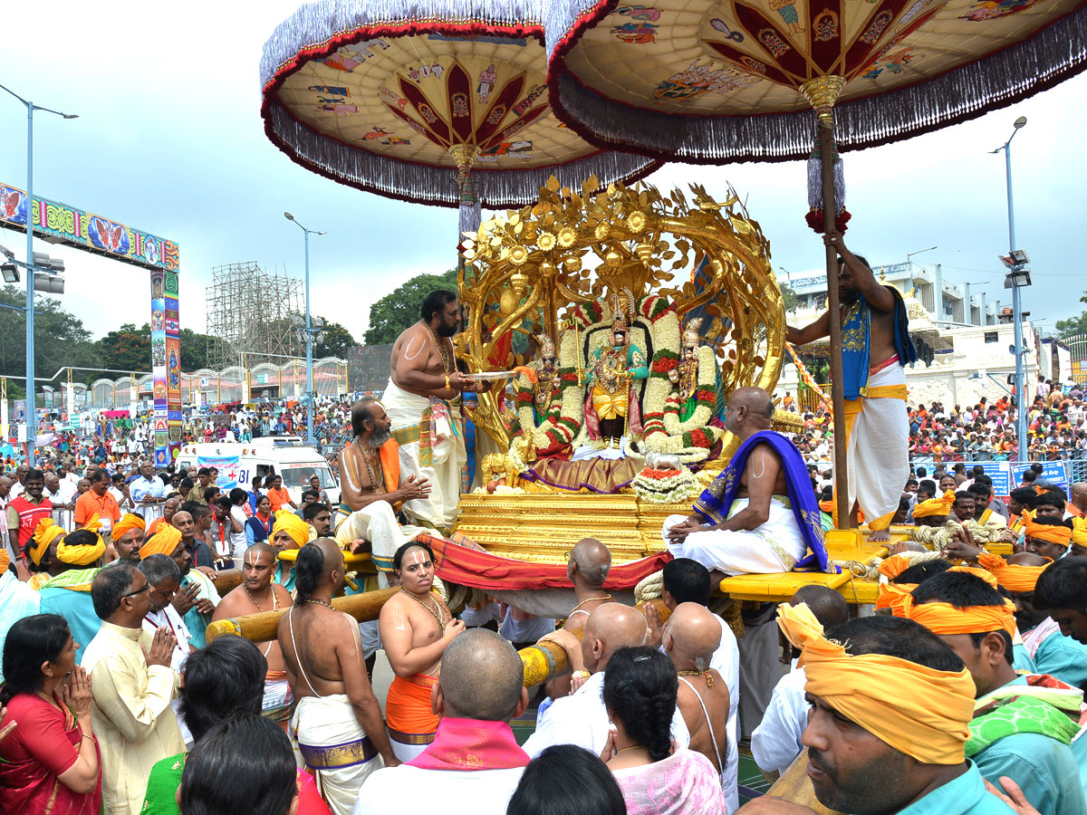 Tirumala Brahmotsavam Srivaru On Kalpavriksha Vahanam Photo Gallery  - Sakshi9