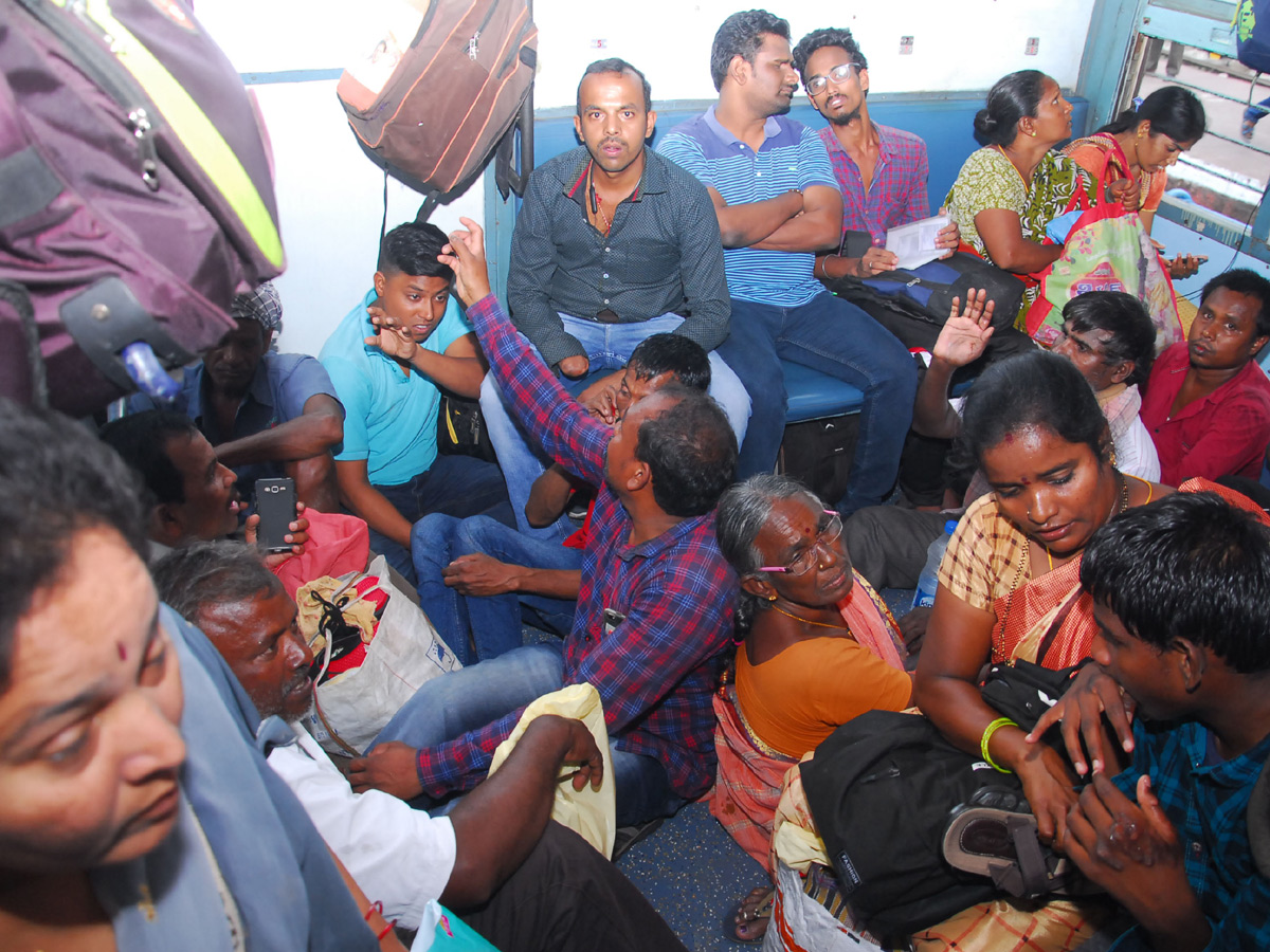 TSRTC Staff Strike in Tonight Photo Gallery - Sakshi11