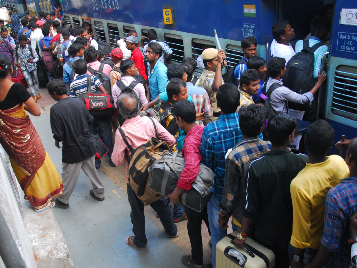 TSRTC Staff Strike in Tonight Photo Gallery - Sakshi13