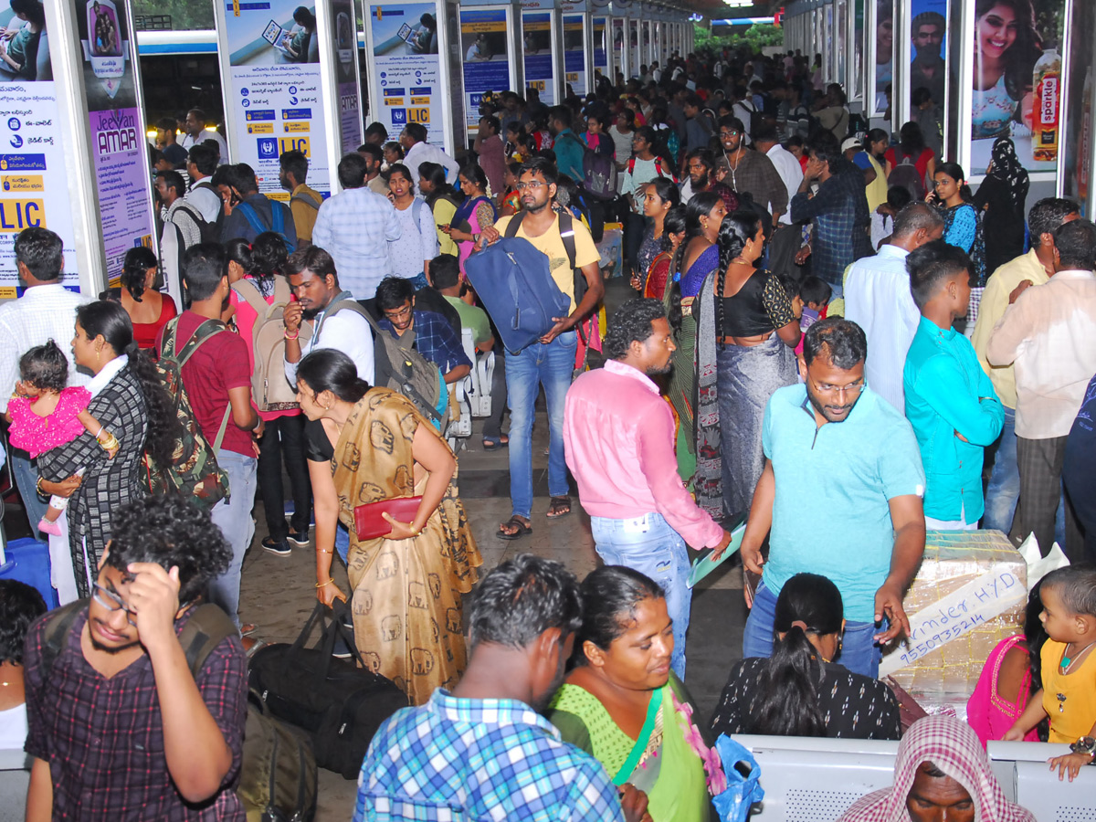 TSRTC Staff Strike in Tonight Photo Gallery - Sakshi15