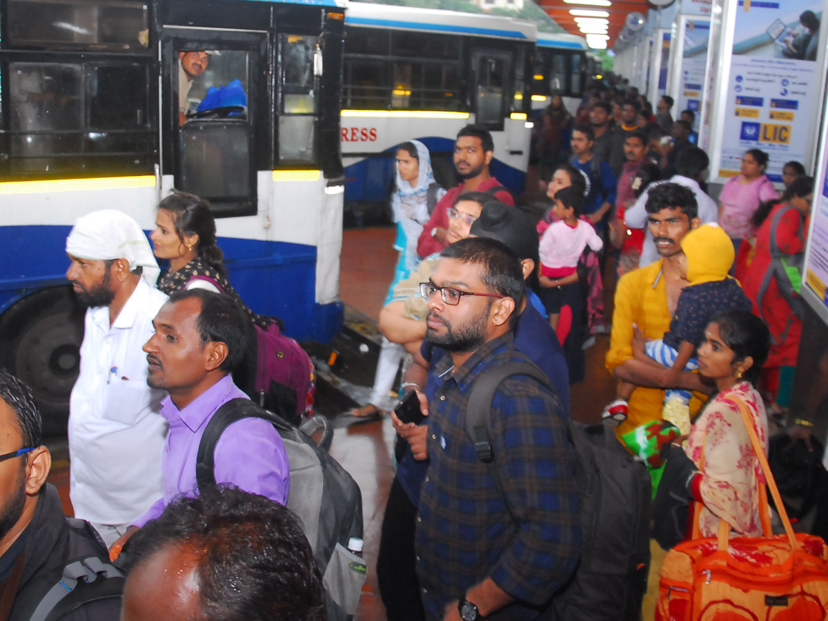 TSRTC Staff Strike in Tonight Photo Gallery - Sakshi16