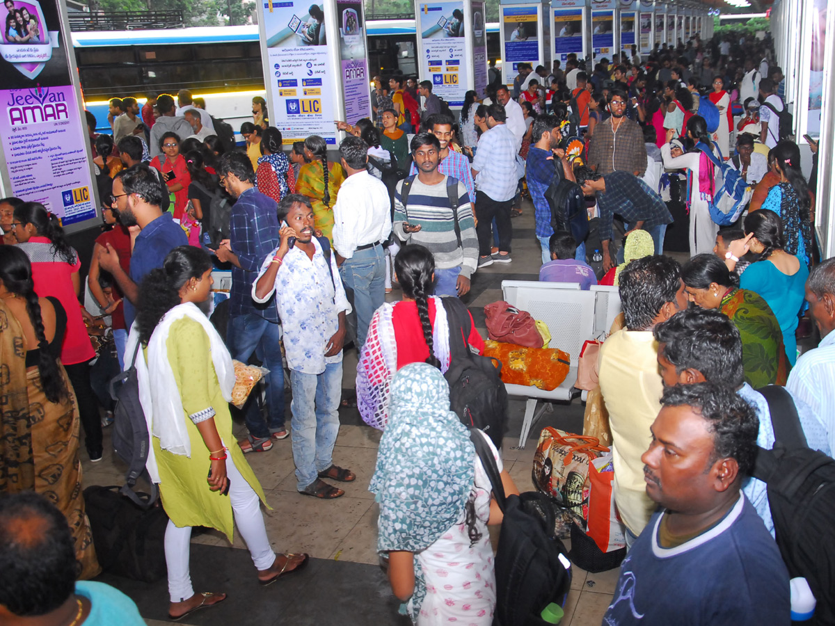 TSRTC Staff Strike in Tonight Photo Gallery - Sakshi17