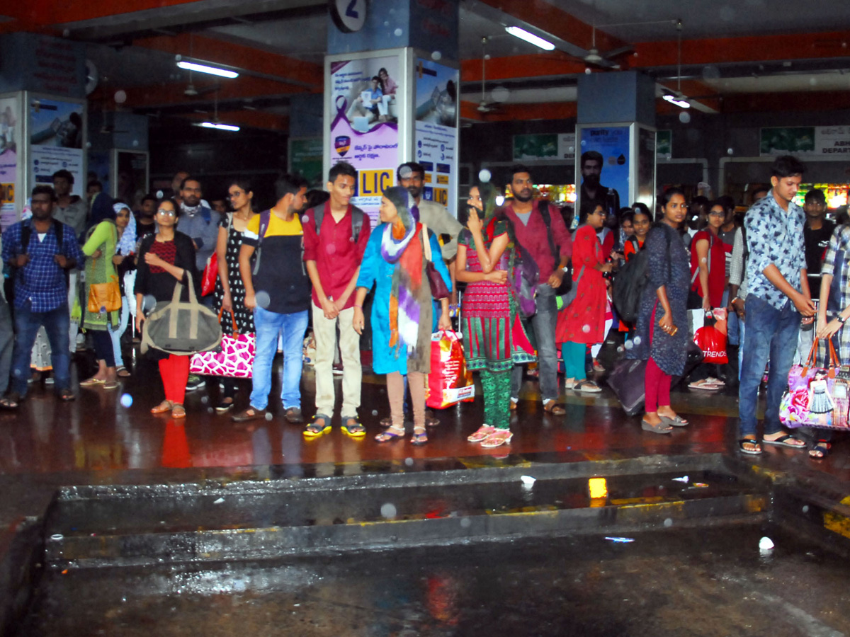 TSRTC Staff Strike in Tonight Photo Gallery - Sakshi18