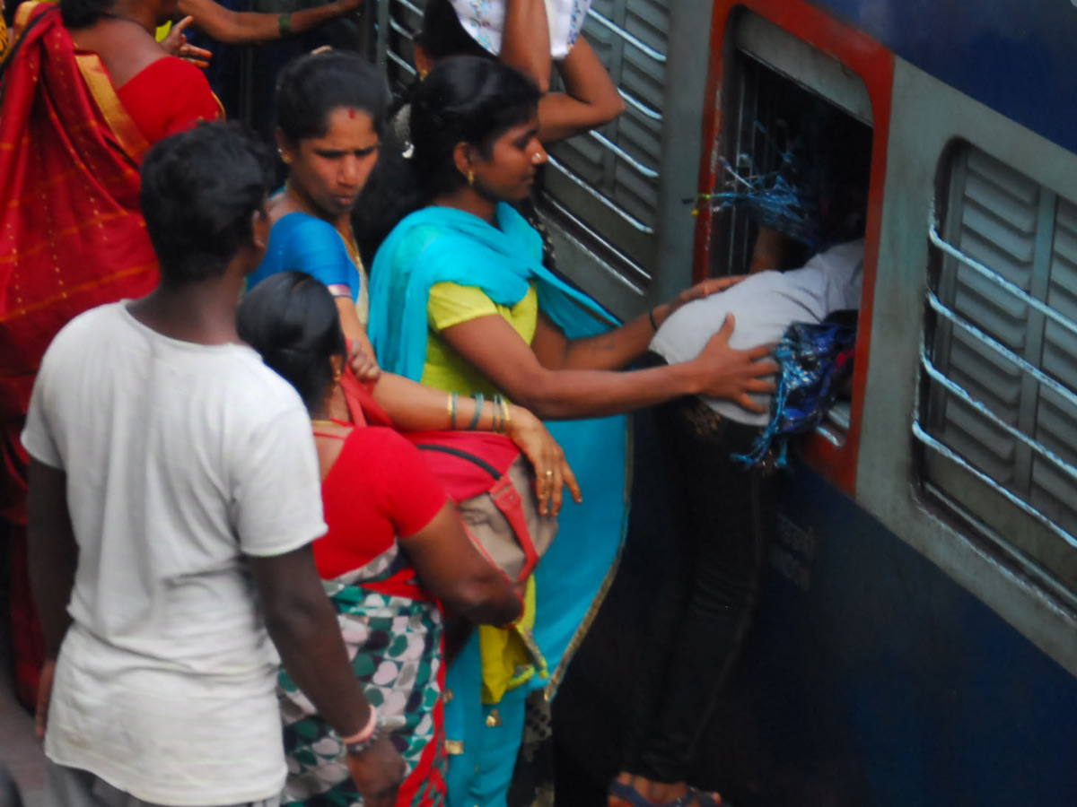 TSRTC Staff Strike in Tonight Photo Gallery - Sakshi20