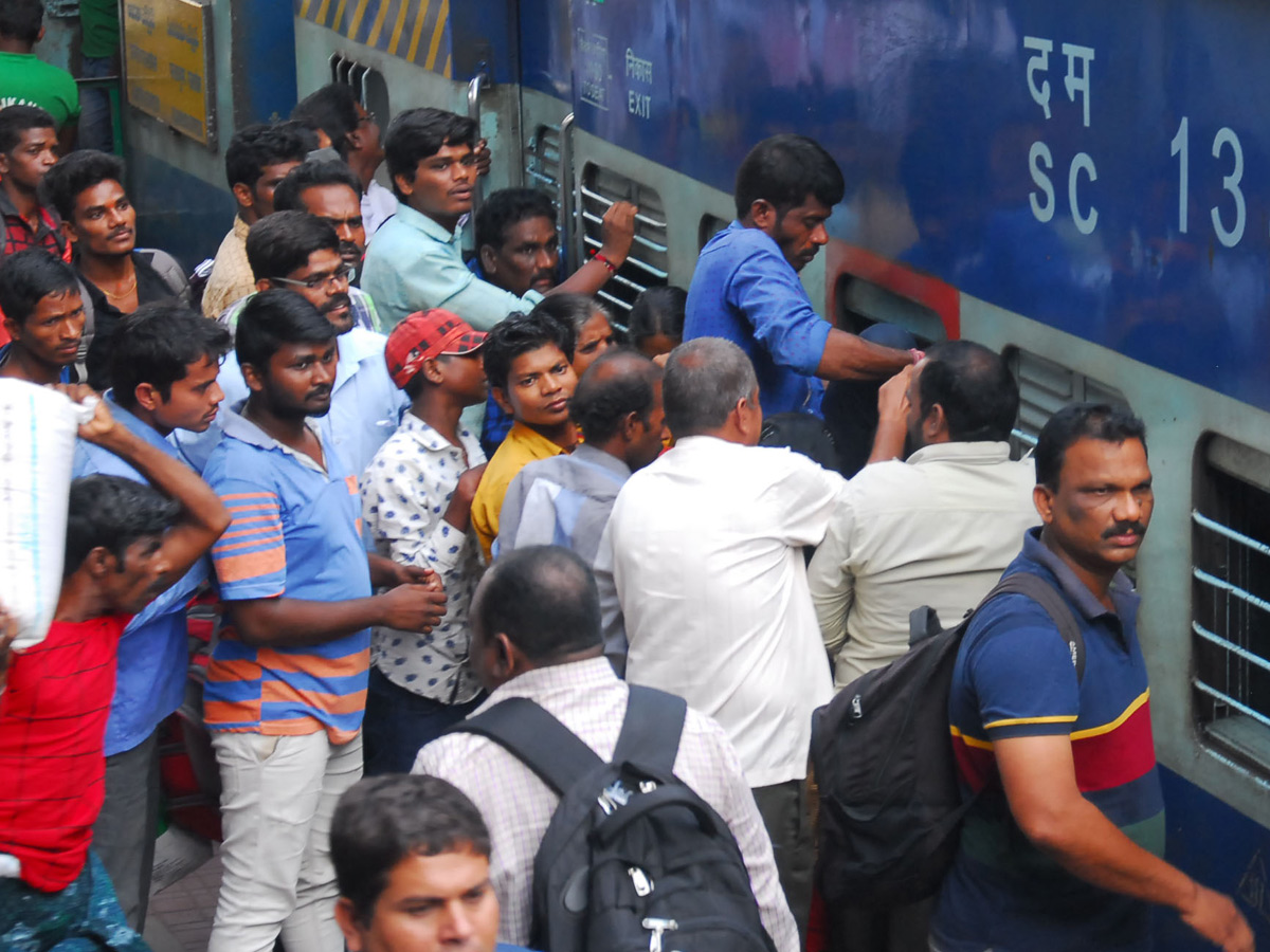 TSRTC Staff Strike in Tonight Photo Gallery - Sakshi27