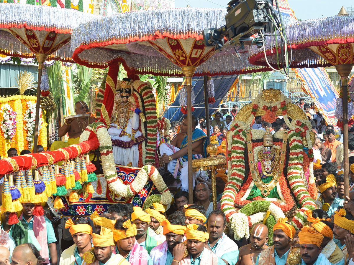 Tirumala Brahmotsavam Mohini Avatar Performed For Lord Venkateswara Photo Gallery - Sakshi1