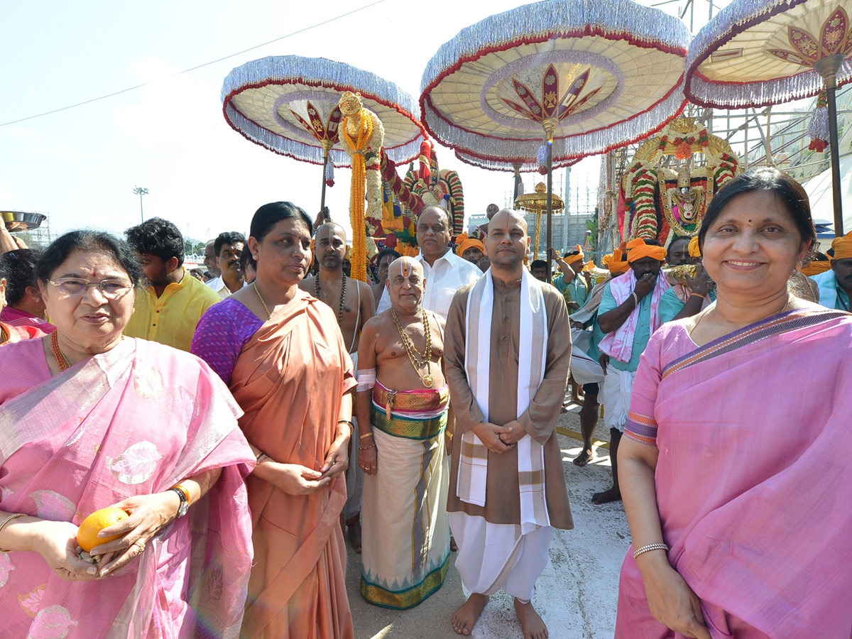 Tirumala Brahmotsavam Mohini Avatar Performed For Lord Venkateswara Photo Gallery - Sakshi11