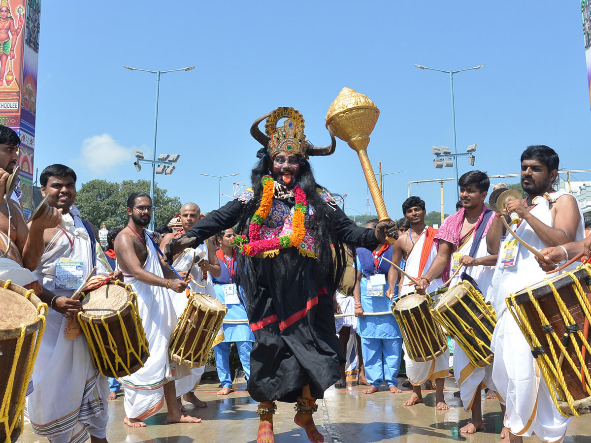 Tirumala Brahmotsavam Mohini Avatar Performed For Lord Venkateswara Photo Gallery - Sakshi17