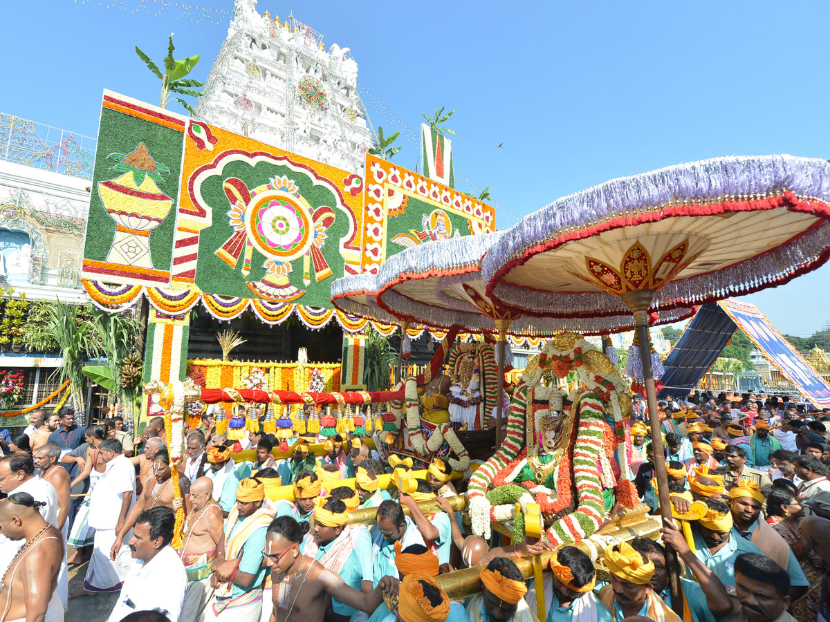 Tirumala Brahmotsavam Mohini Avatar Performed For Lord Venkateswara Photo Gallery - Sakshi2