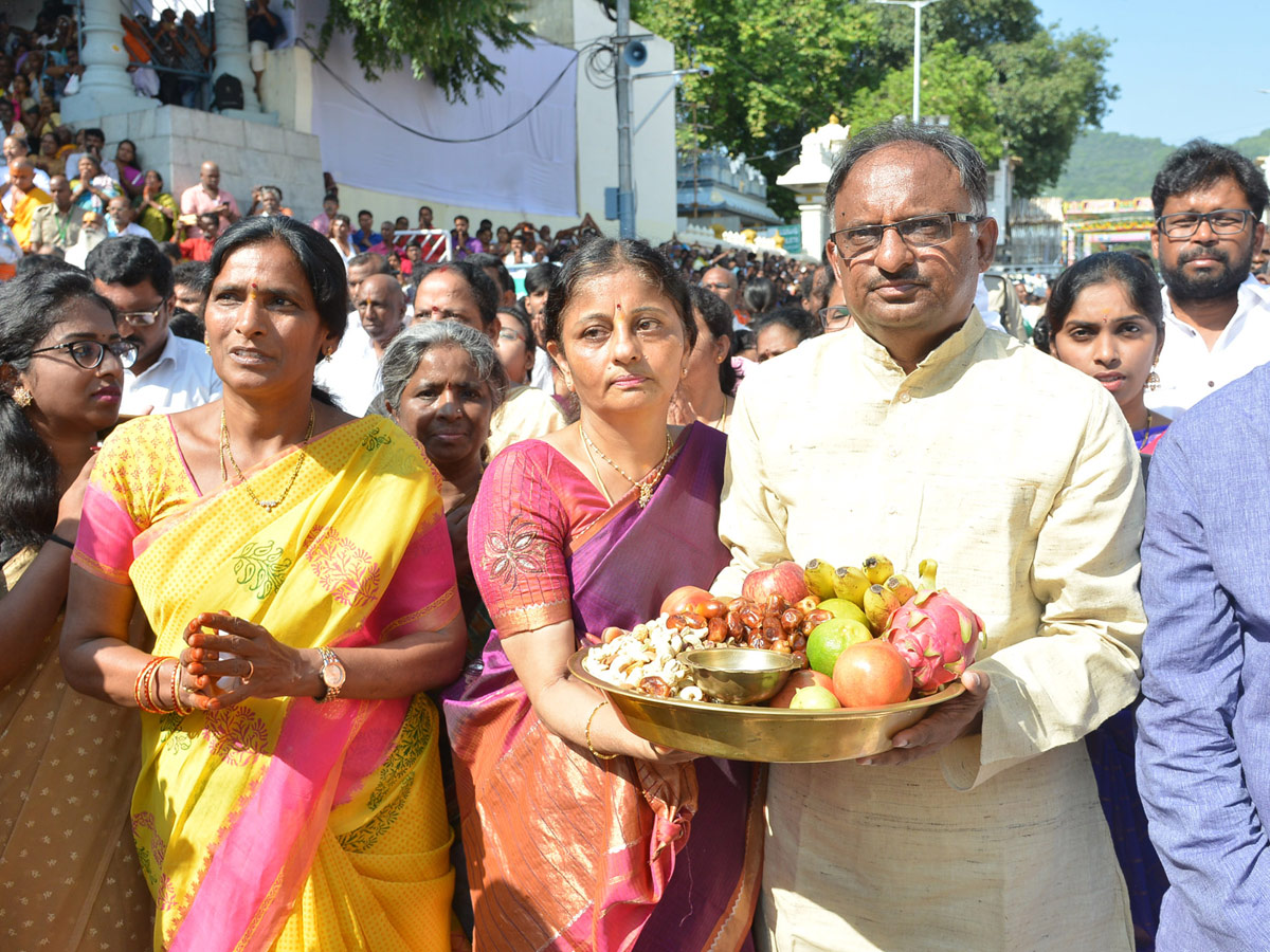 Tirumala Brahmotsavam Mohini Avatar Performed For Lord Venkateswara Photo Gallery - Sakshi24