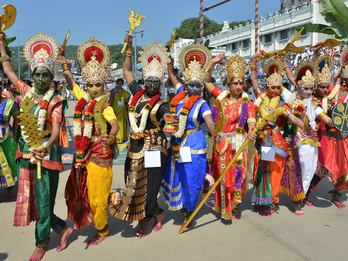 Tirumala Brahmotsavam Mohini Avatar Performed For Lord Venkateswara Photo Gallery - Sakshi38