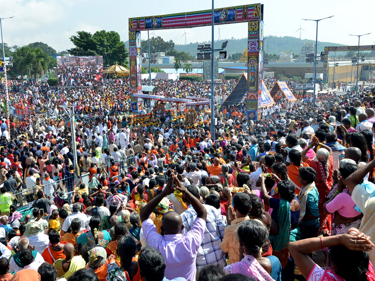 Tirumala Brahmotsavam Mohini Avatar Performed For Lord Venkateswara Photo Gallery - Sakshi40