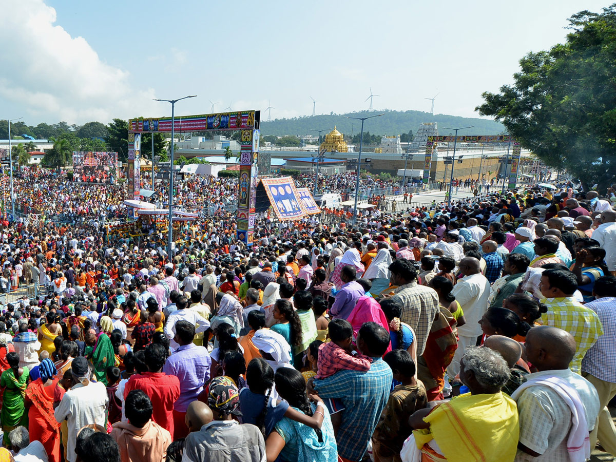 Tirumala Brahmotsavam Mohini Avatar Performed For Lord Venkateswara Photo Gallery - Sakshi8