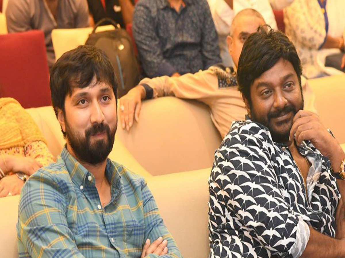 EvvarikeeCheppoddu pre release function Photo Gallery - Sakshi9