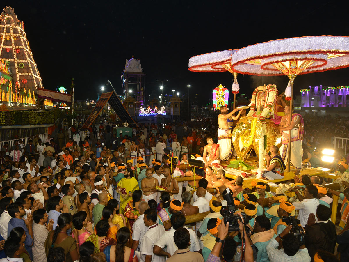 Tirumala Srivari Brahmotsavam Garuda Vaahana Seva Photo Gallery - Sakshi2