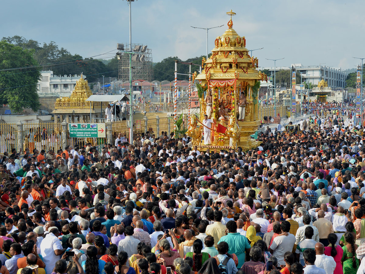 Tirumala Srivari Brahmotsavam Garuda Vaahana Seva Photo Gallery - Sakshi20