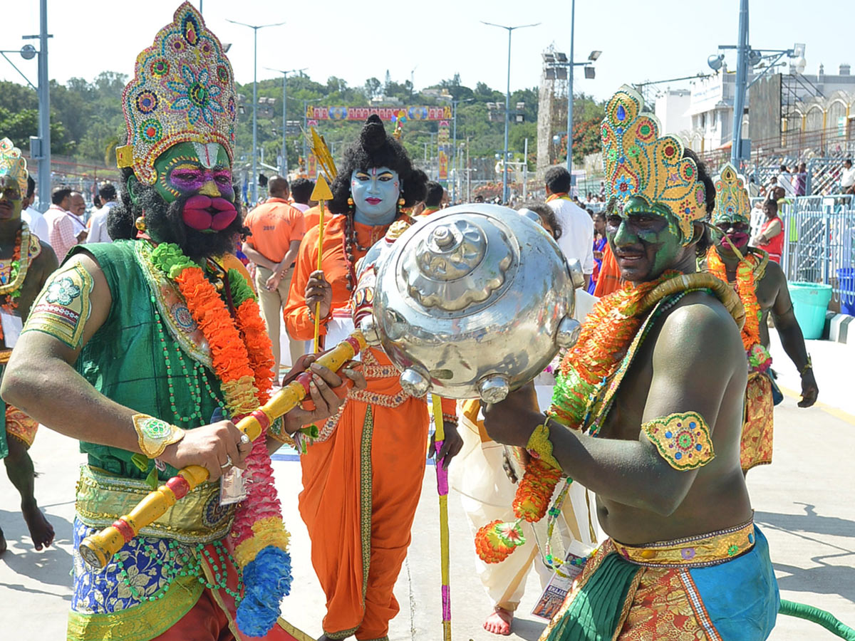 Tirumala Srivari Brahmotsavam Garuda Vaahana Seva Photo Gallery - Sakshi7