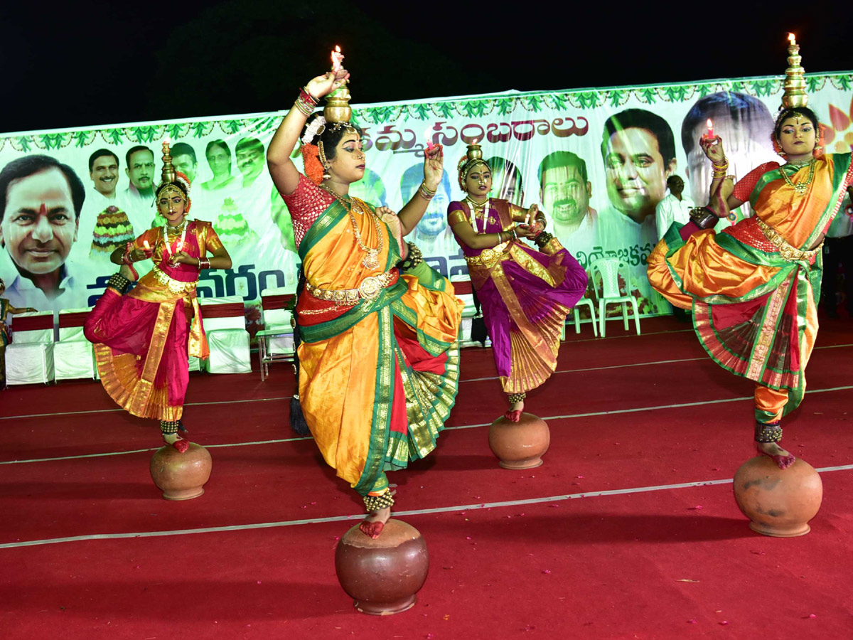 Bathukamma Celebrations 2019 At Telangana Photo Gallery - Sakshi18