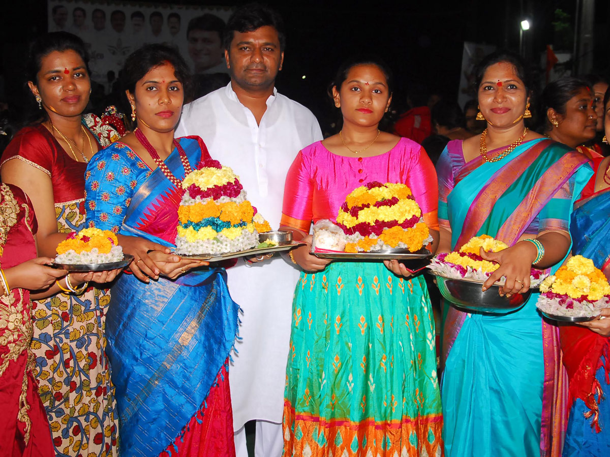 Bathukamma Celebrations 2019 At Telangana Photo Gallery - Sakshi28