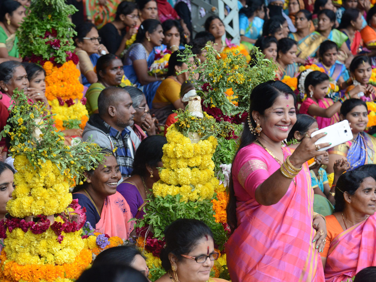 Bathukamma Celebrations 2019 At Telangana Photo Gallery - Sakshi42