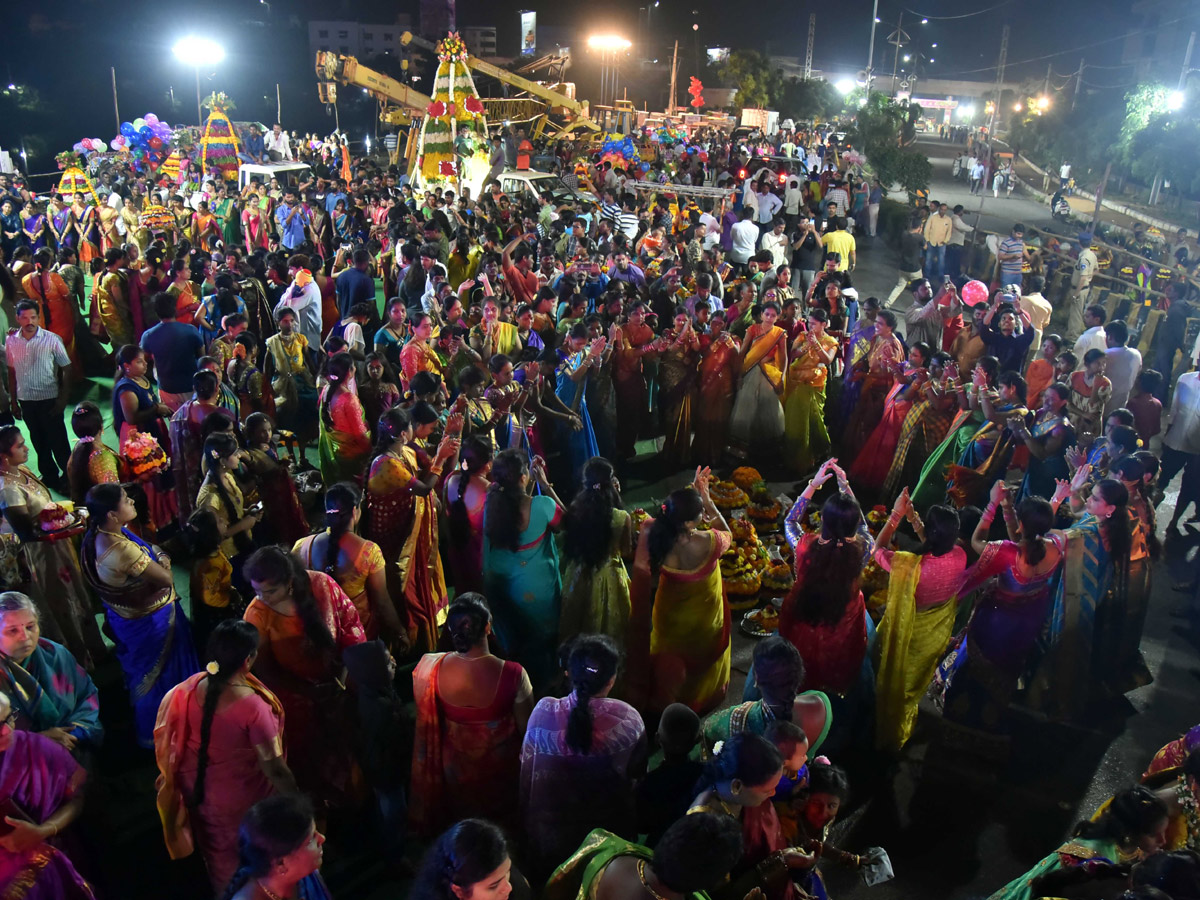 Bathukamma Celebrations 2019 At Telangana Photo Gallery - Sakshi7