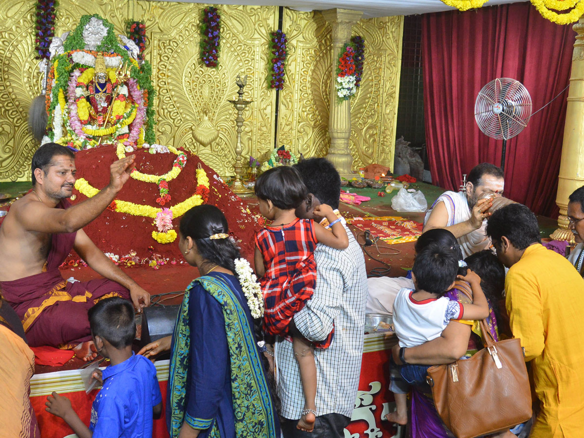 Dasara Festival Celebration At Indrakeeladri in Vijayawada - Sakshi8