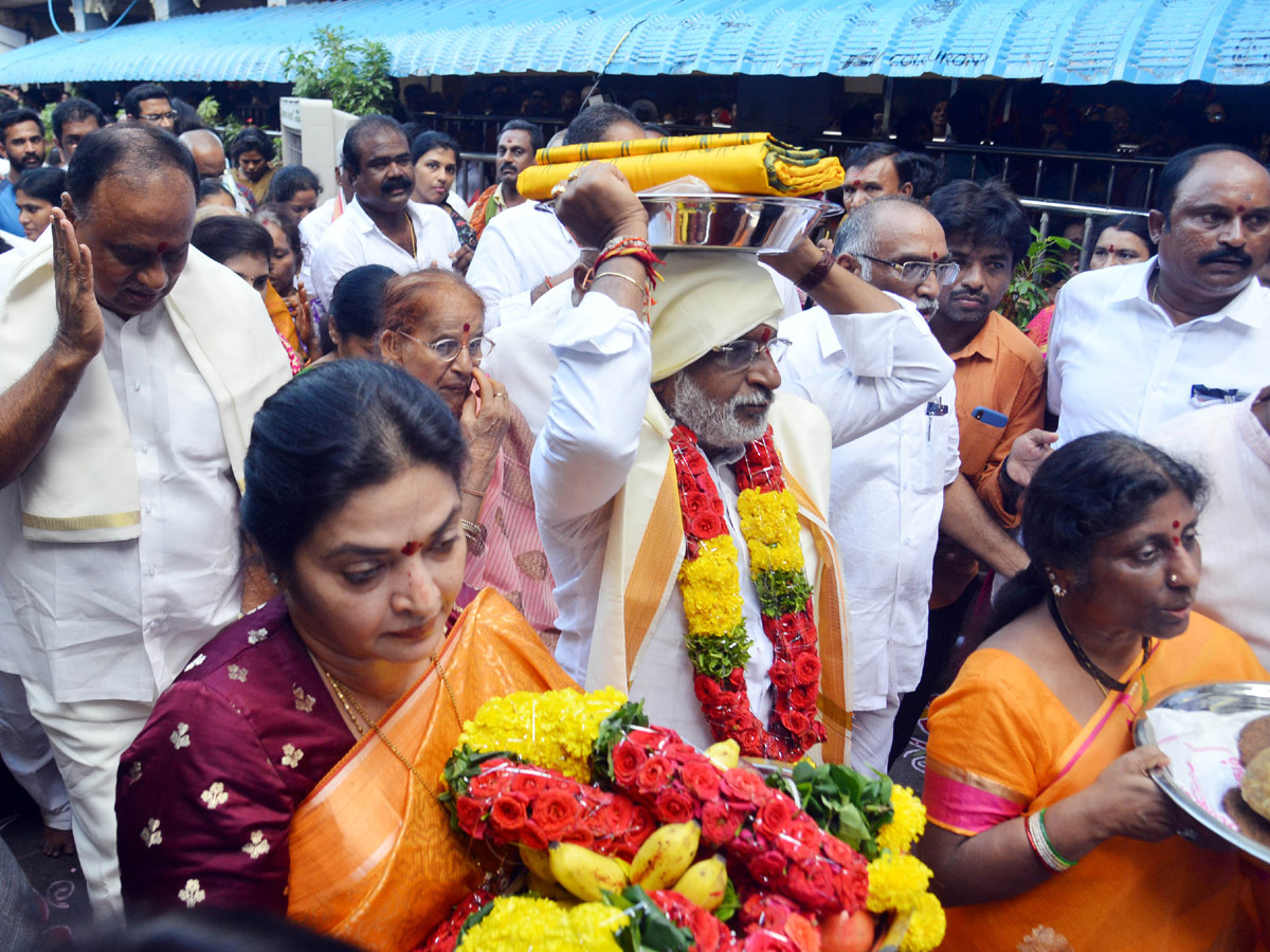 Dasara Festival Celebration At Indrakeeladri in Vijayawada - Sakshi10